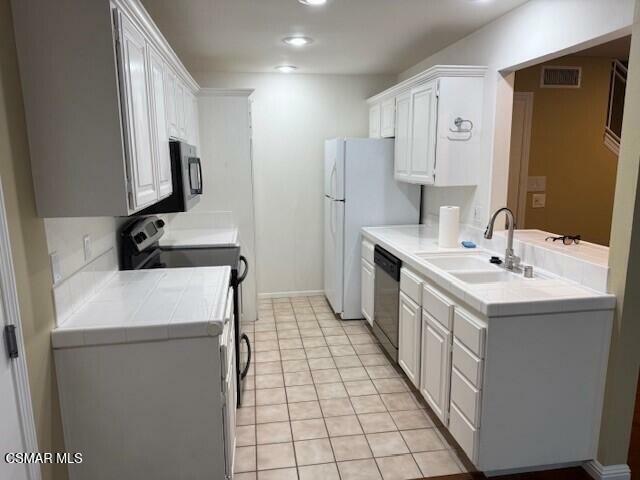 Property Photo: 1228 Kirkford Way CA 91361