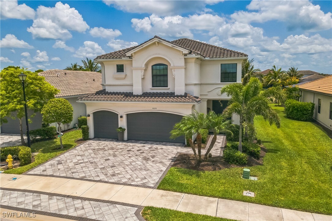 Property Photo: 4692 Kensington Circle FL 34119