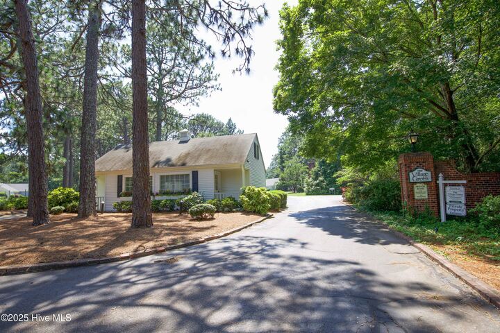 Property Photo:  33 Village Green Circle  NC 28387 