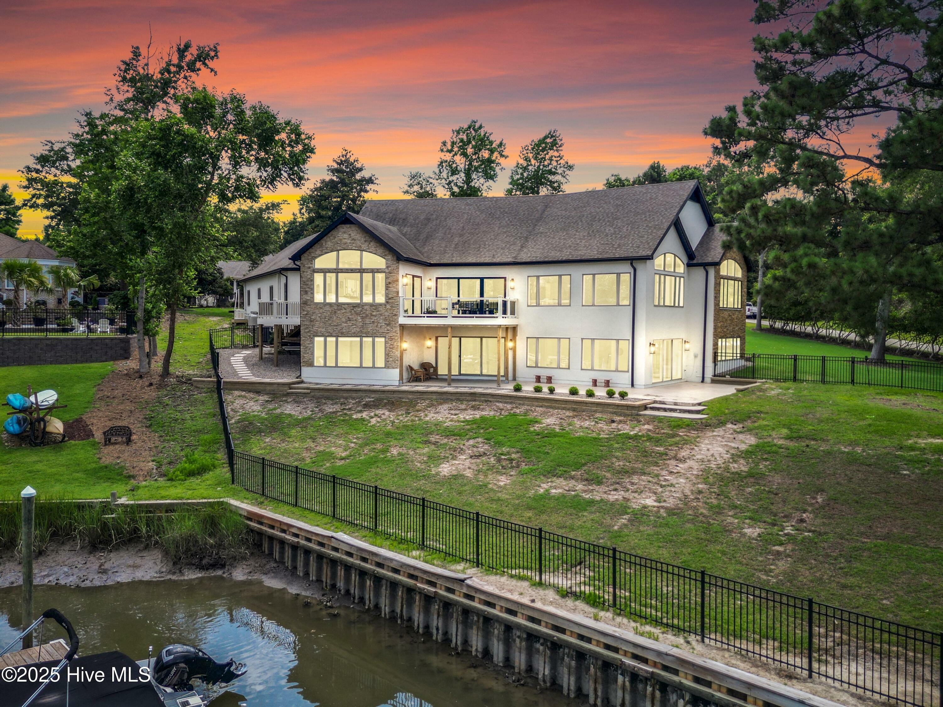 Property Photo: 304 Gull Road NC 28443