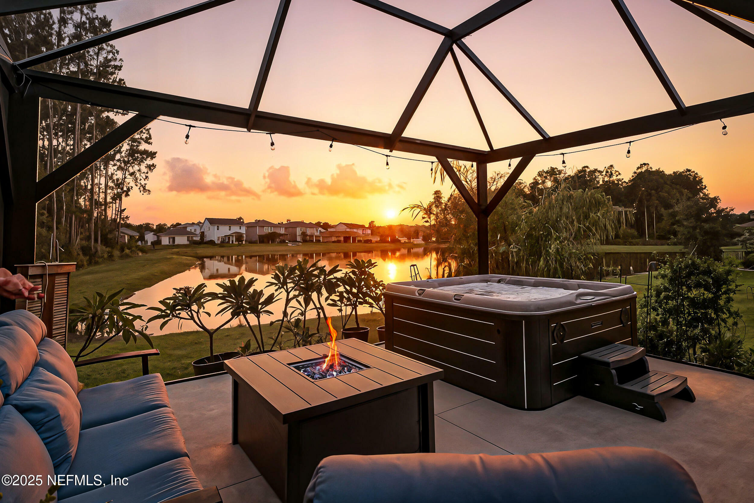 Property Photo: 105 Meadow Creek Drive FL 32259
