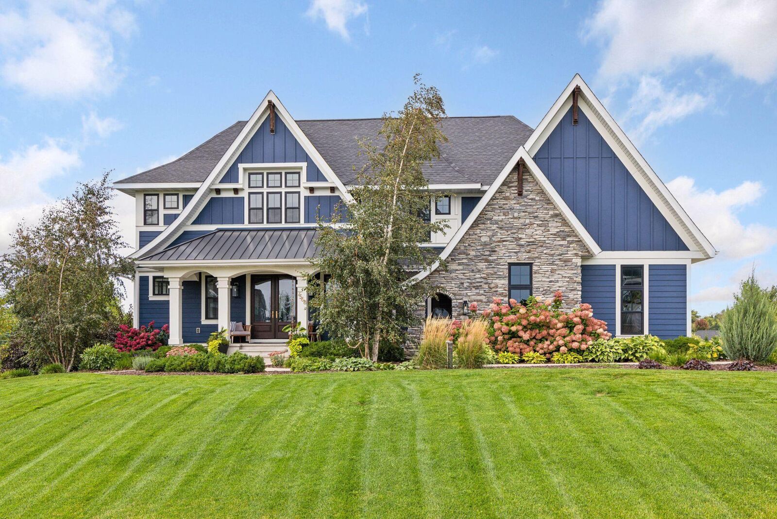 Property Photo: 7568 Glen Alcove MN 55129
