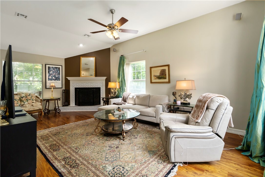 Property Photo: 2205 Vine Lane AR 72762