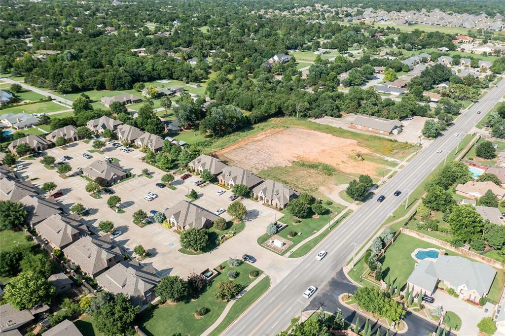 Property Photo: 907 E 33rd Street OK 73013