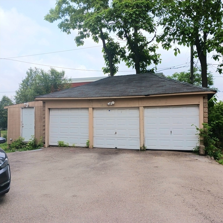 Property Photo: 14 Douglas Court MA 01603