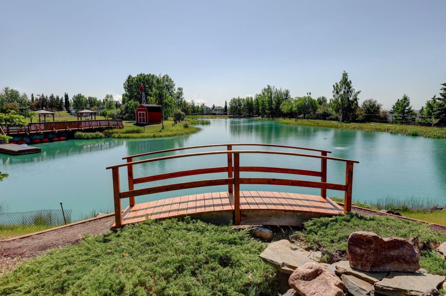 Property Photo: 138 Rocky Vista Circle NW AB T3G 5B9