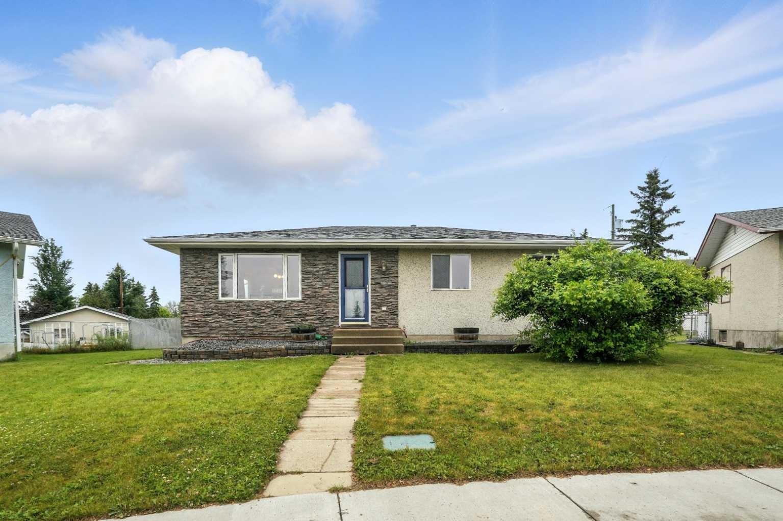 Property Photo: 5220 52 Street AB T4T 1G8