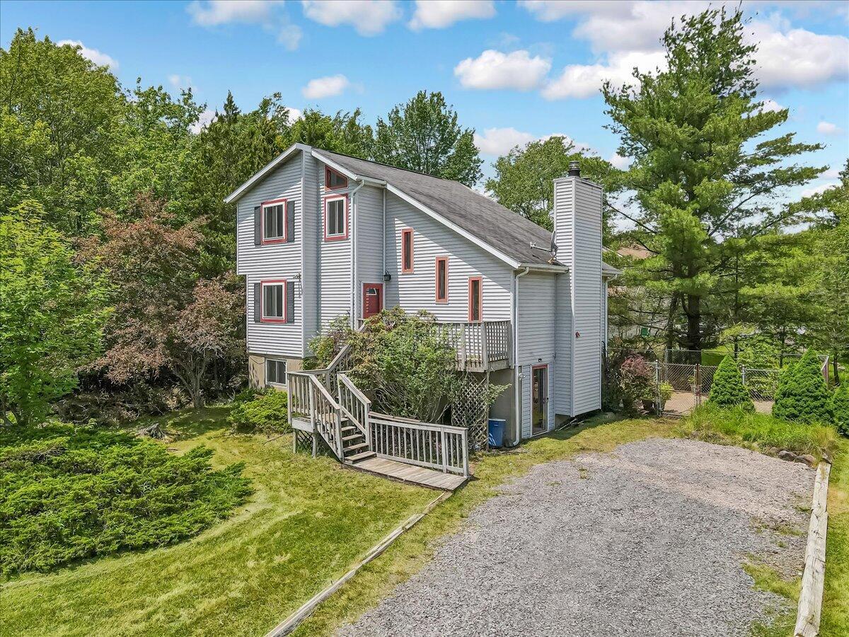 Property Photo: 7693 Fawn Lane PA 18466