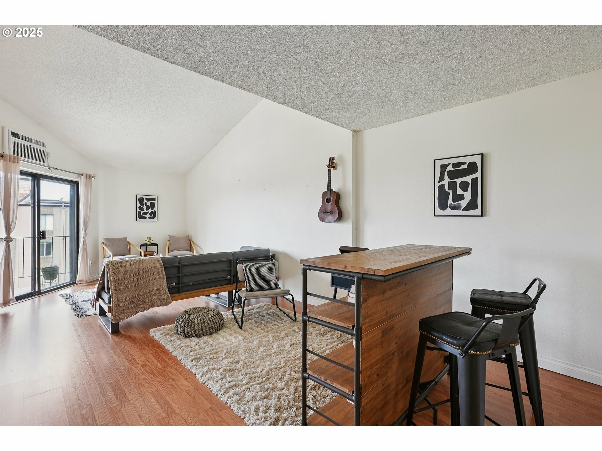 Property Photo: 5585 E Evergreen Blvd 5401 WA 98661