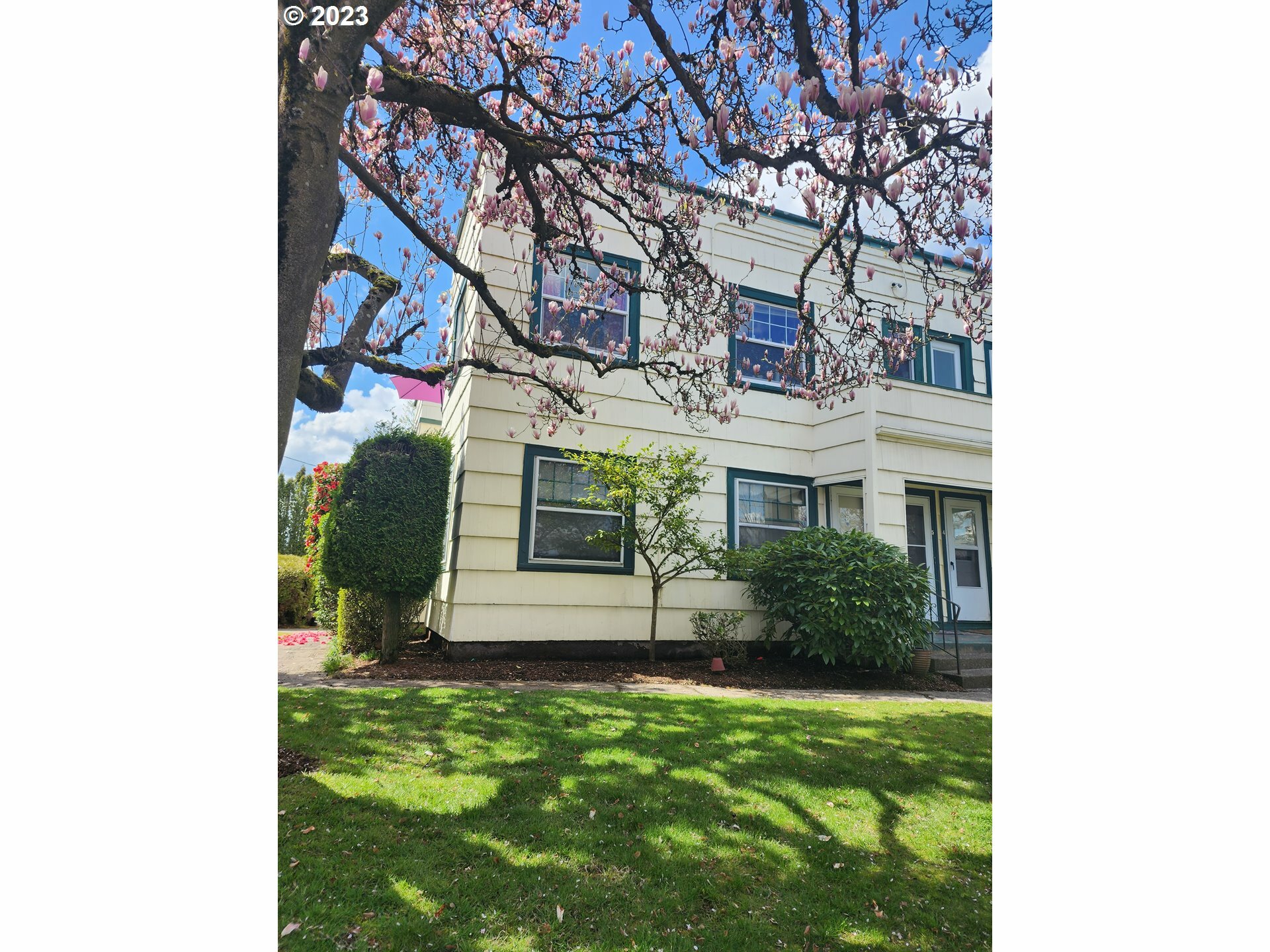 Property Photo:  709 N Rosa Parks Way  OR 97217 