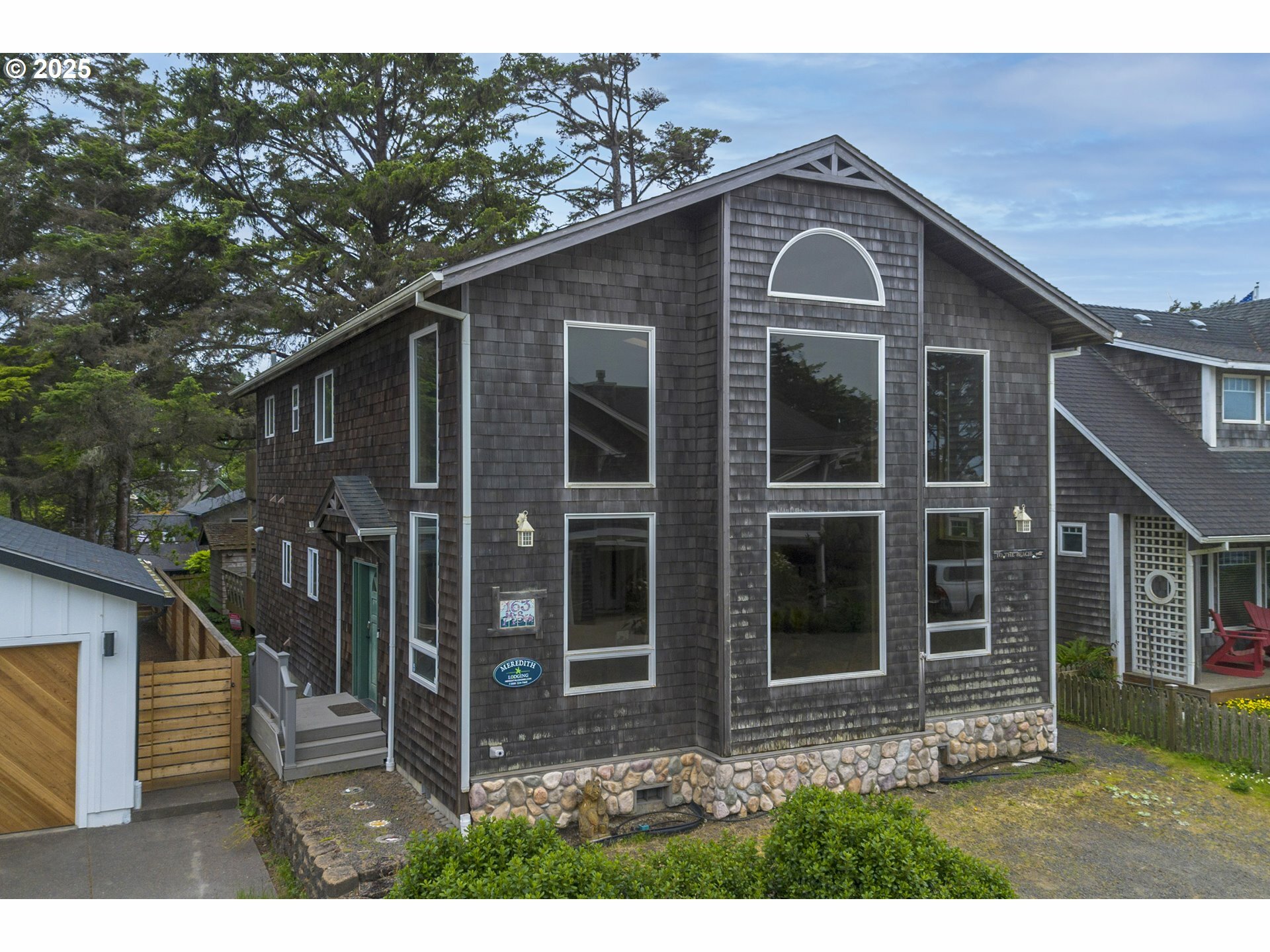 Property Photo: 163 W 1st St OR 97110