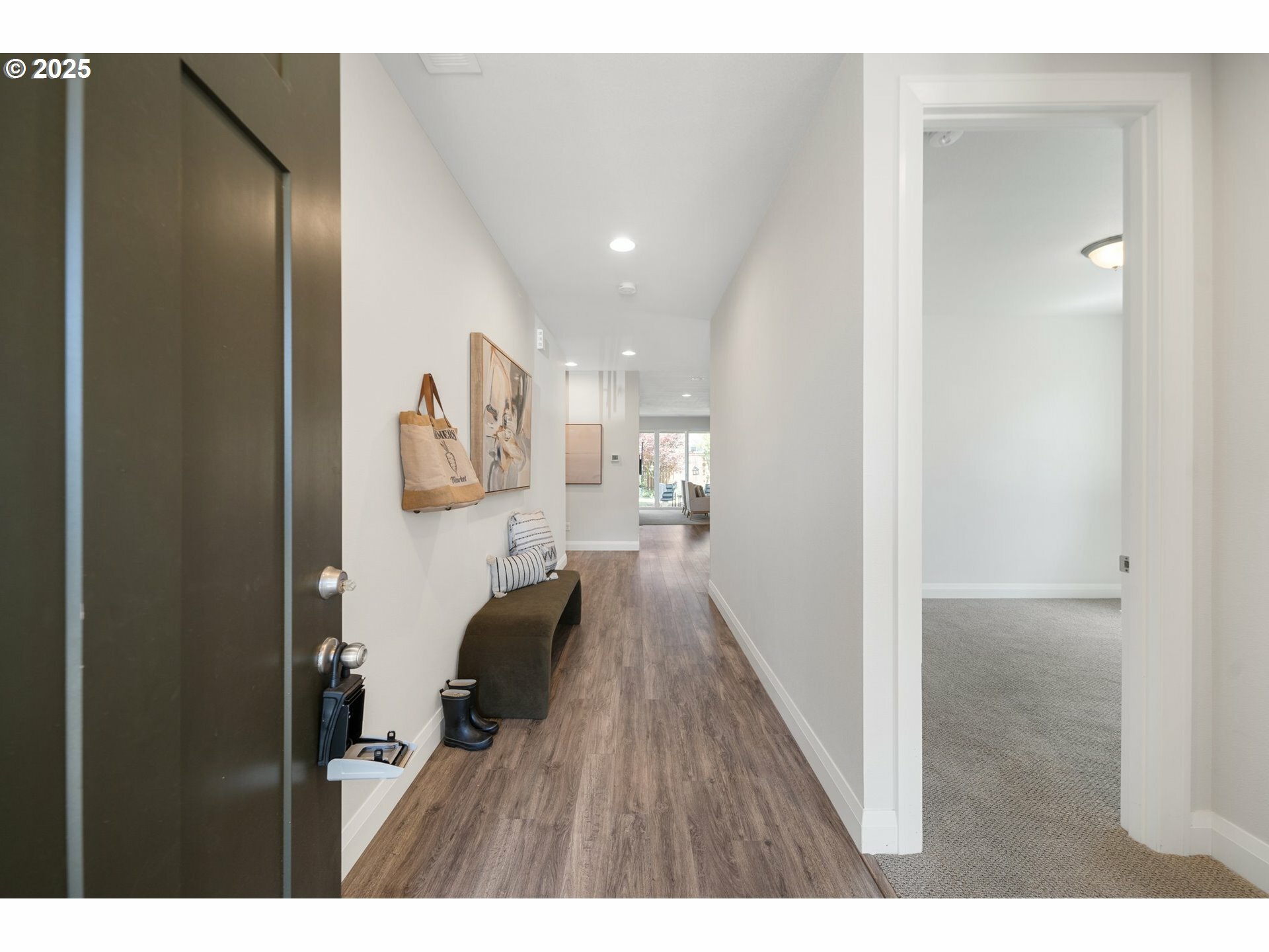 Property Photo: 2310 S Heather St OR 97113