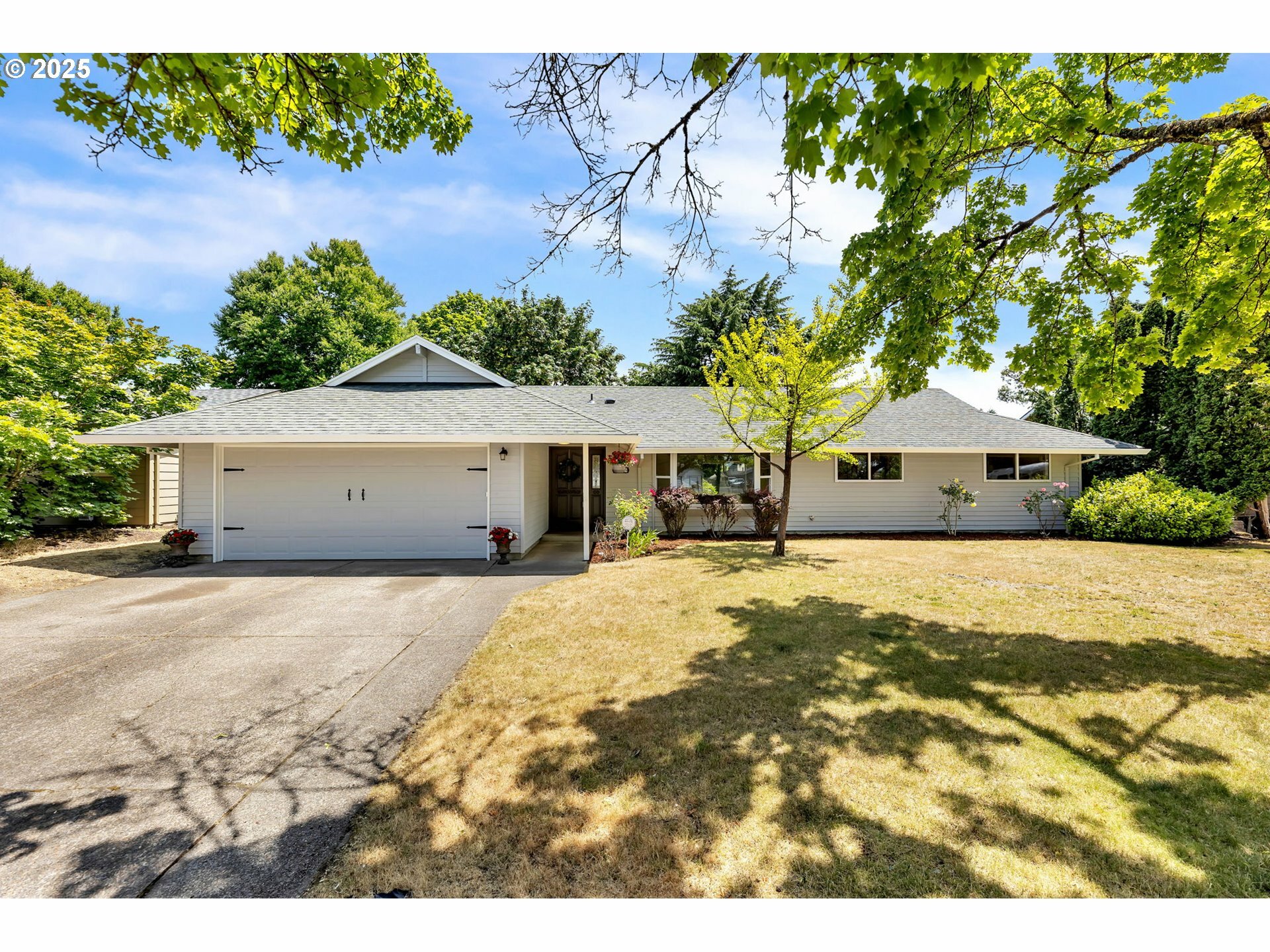Property Photo:  809 SE 119th Ave  WA 98683 