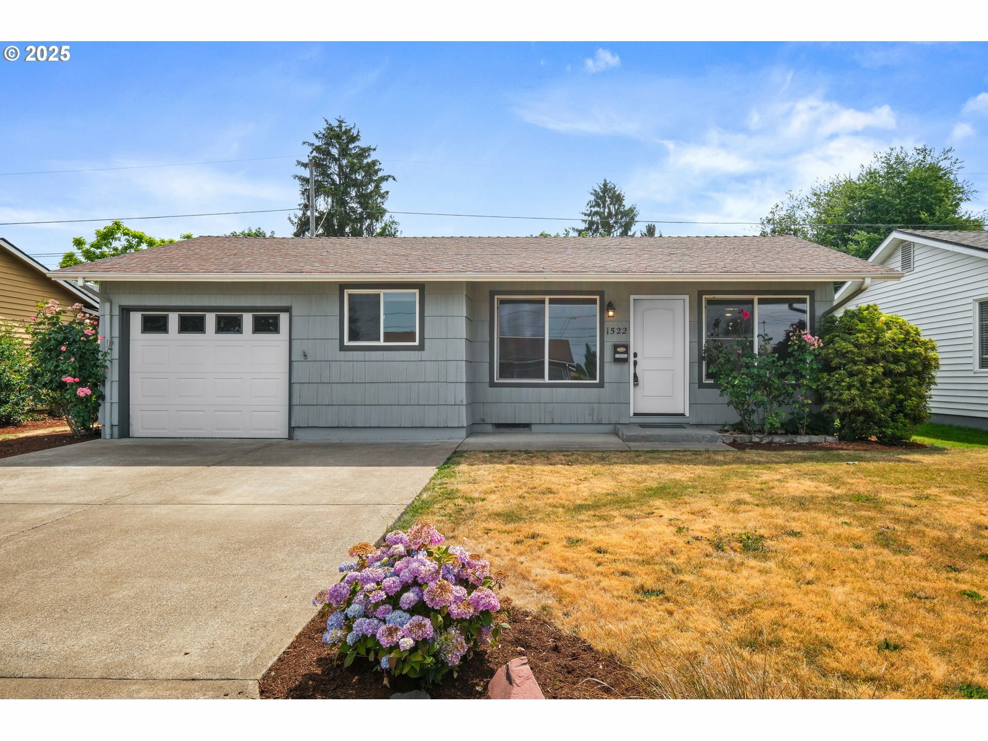 Property Photo: 1522 Walton Way OR 97071