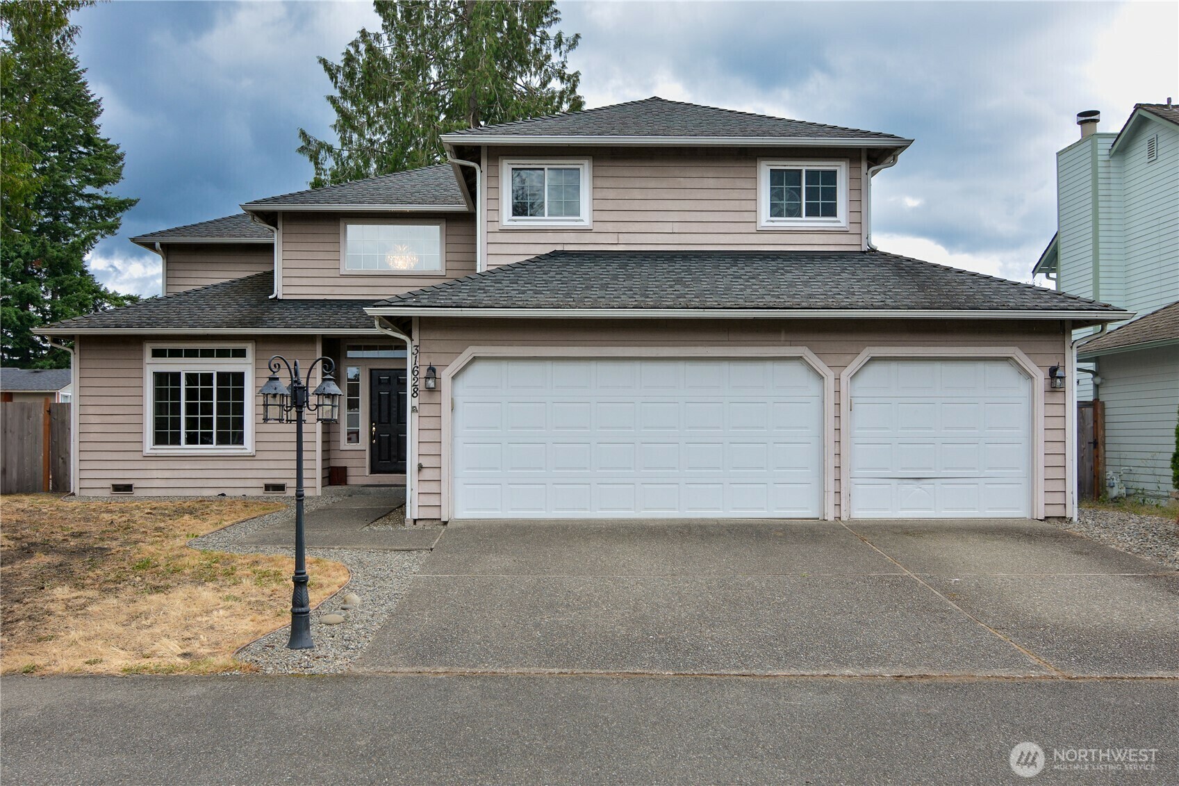 Property Photo: 31628 117th Avenue SE WA 98092