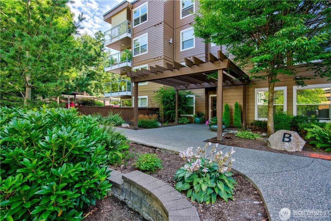 Property Photo: 22910 90th Avenue W B302 WA 98026