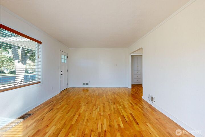 Property Photo: 1303 Modoc WA 99362