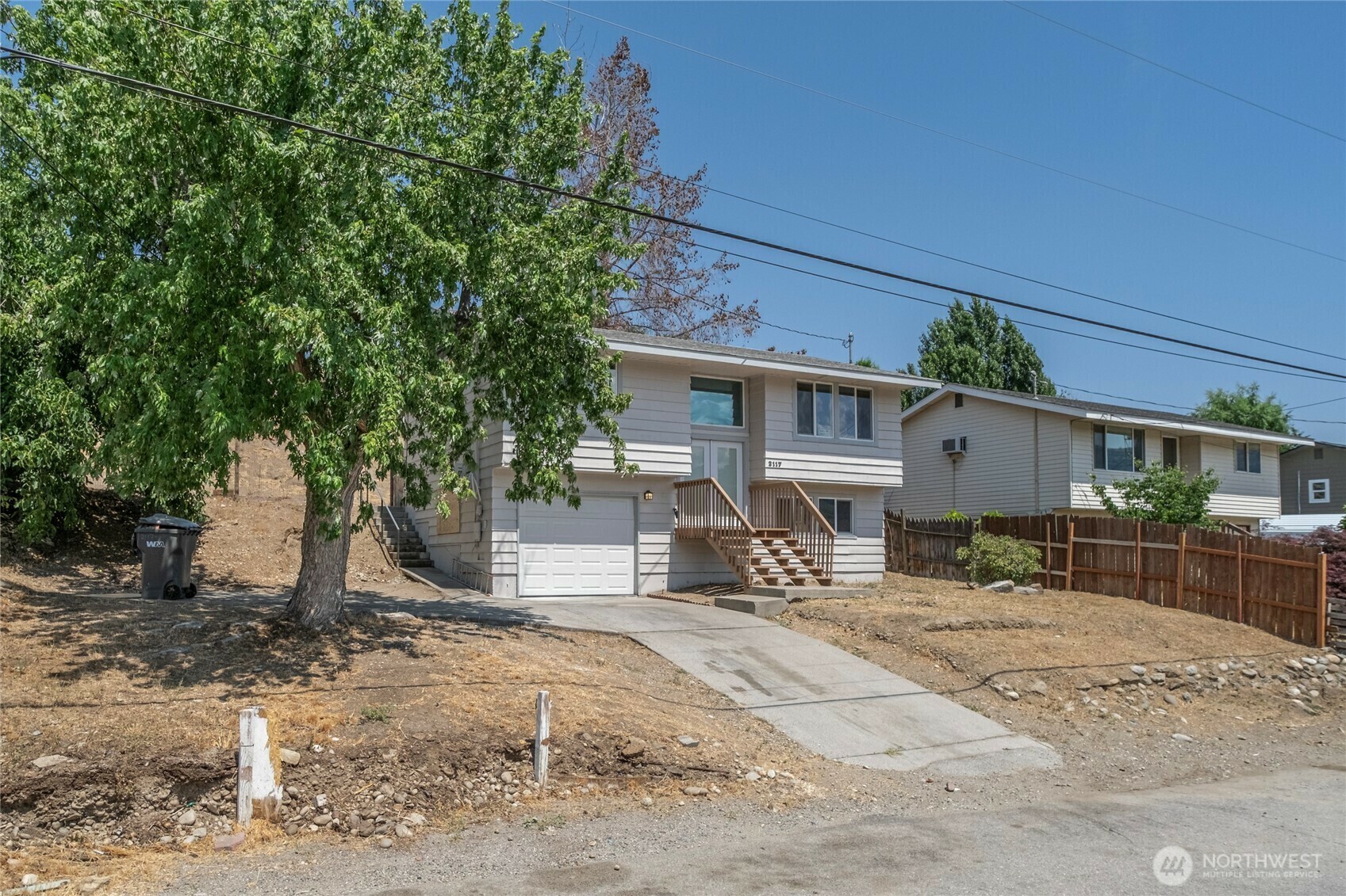 Property Photo: 2117 S Majestic Drive WA 98802