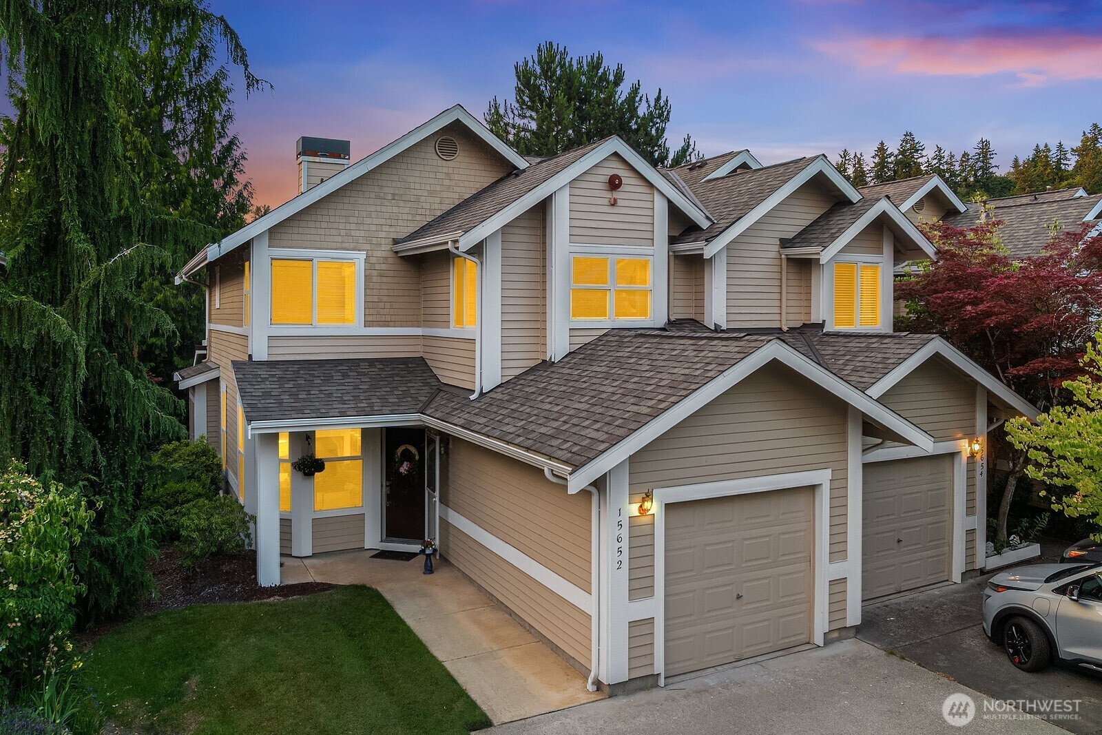 Property Photo:  15652 NE 93rd Way B-1601  WA 98052 