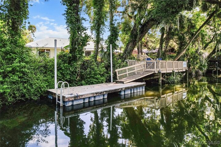 Property Photo:  18 Palm Circle Drive  FL 34449 