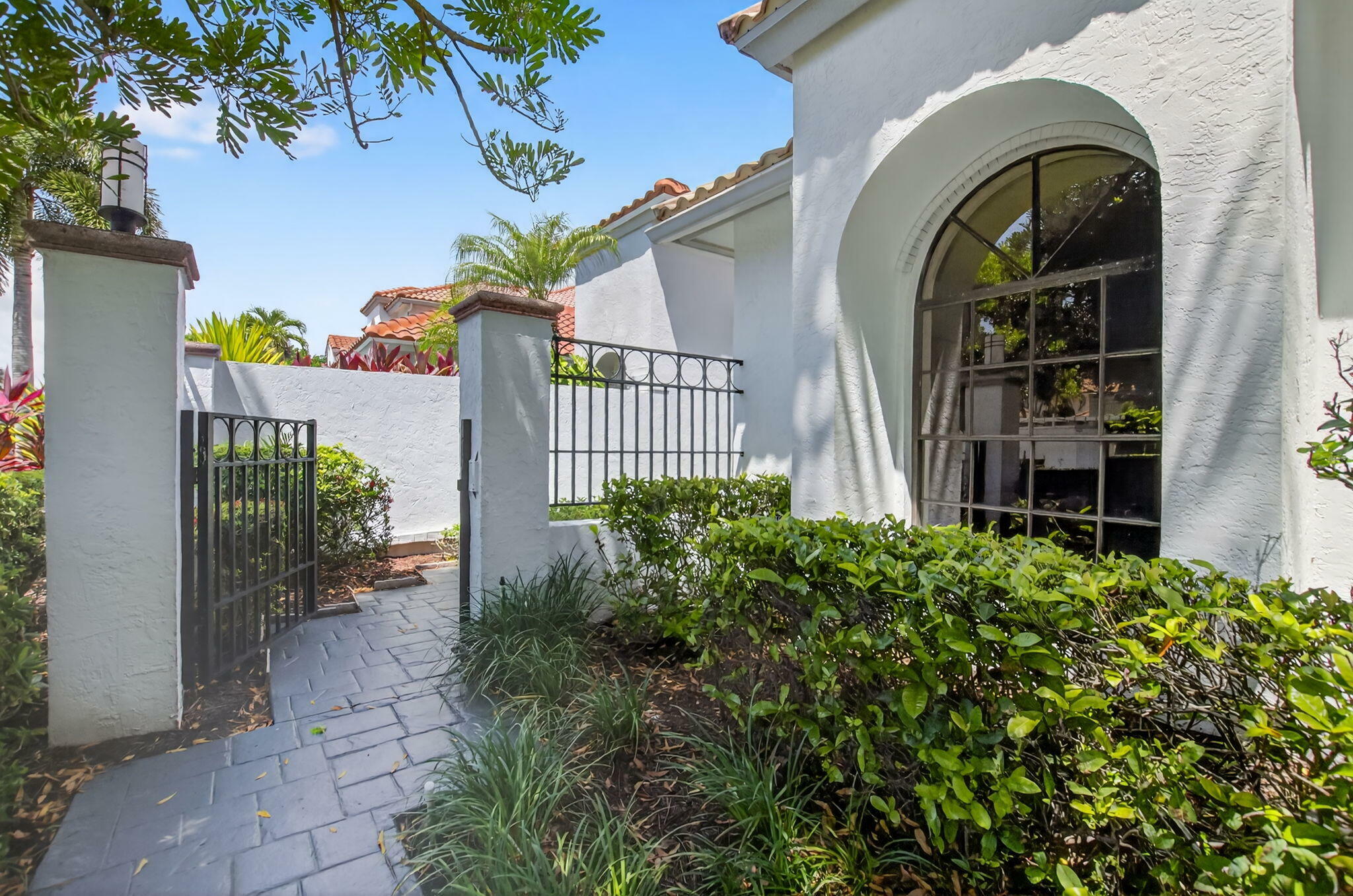 Property Photo: 5863 NW 21st Avenue FL 33496