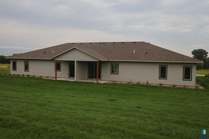Property Photo: 505 Mill Pond Rd 1 IA 51246