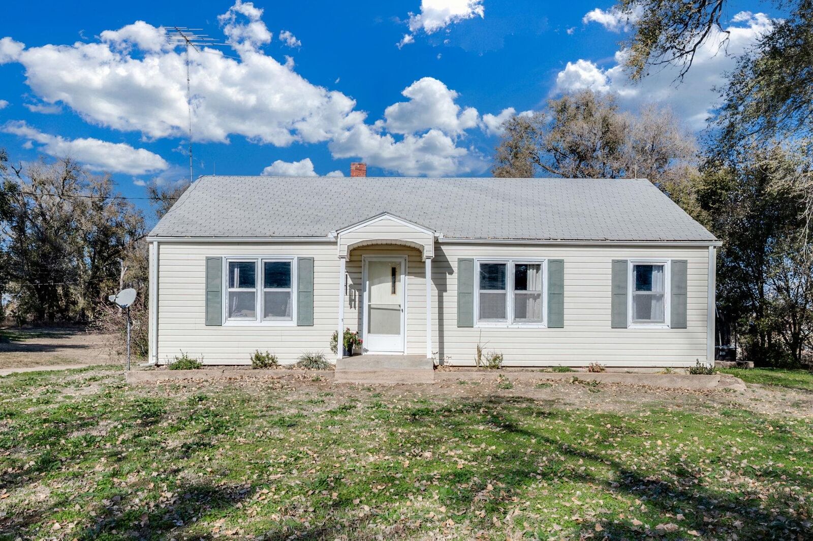 Property Photo:  27008 W State Road 61  KS 67583 