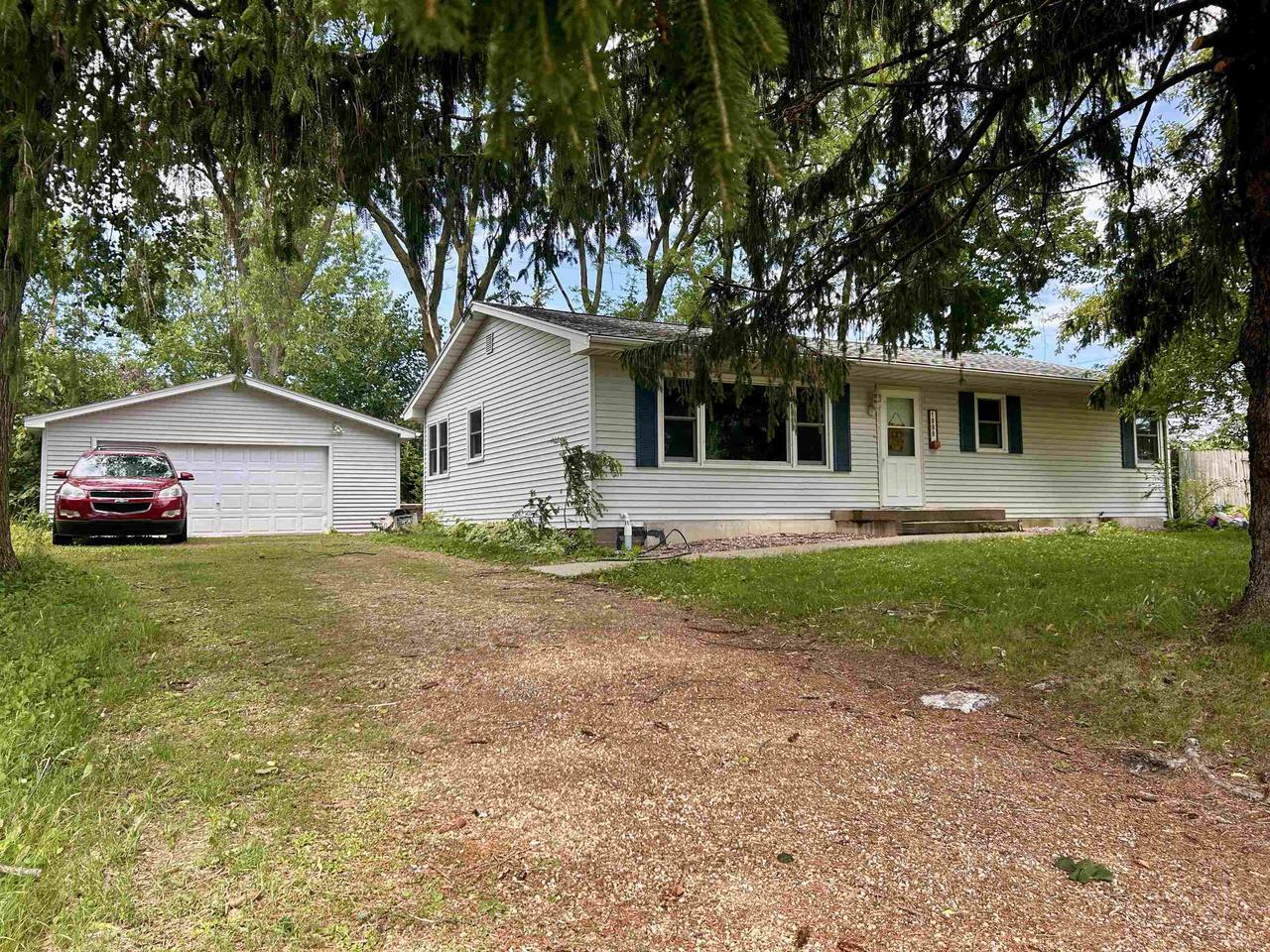Property Photo:  1090 North Water Street  WI 53818 