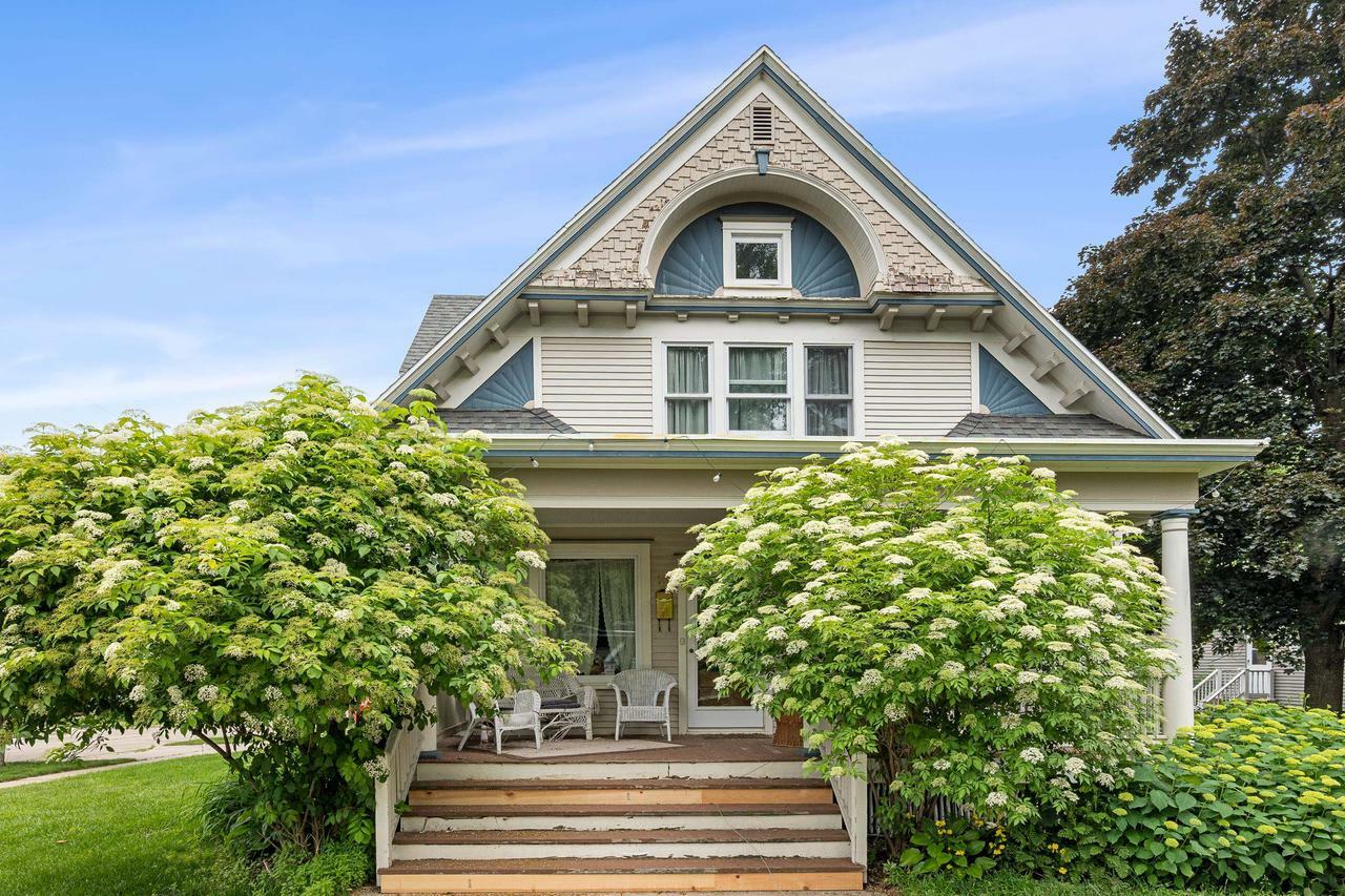 Property Photo: 163 East Noyes Street WI 54923