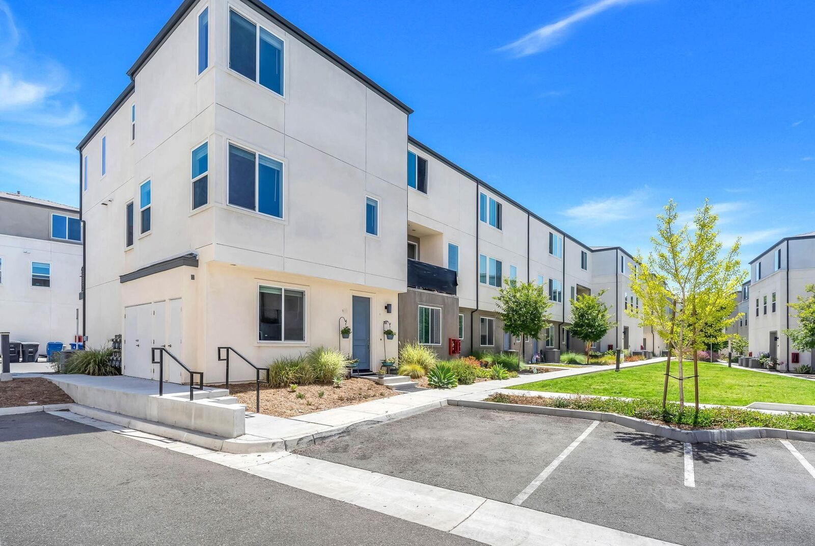 Property Photo:  5405 Calle Sand Arch 197  CA 92154 