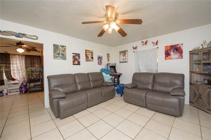 Property Photo:  926 NW 3rd Ave  FL 33030 