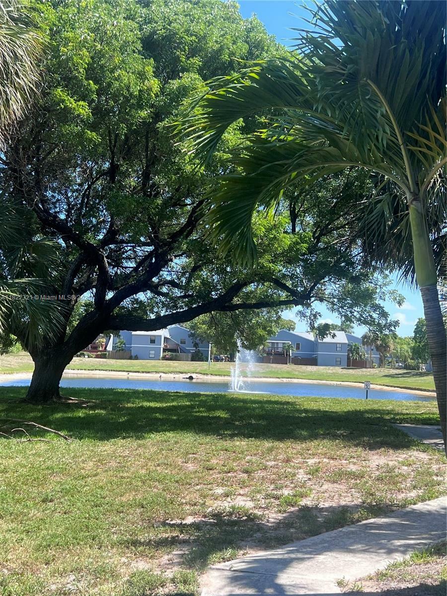 Property Photo: 15 Crossings Cir F FL 33435