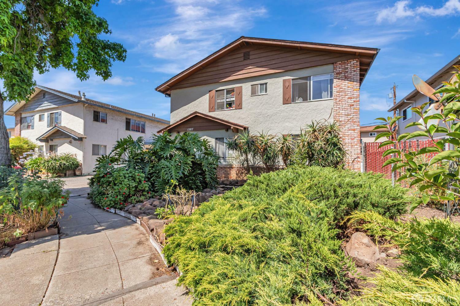 Property Photo: 1587 Quebec Court CA 94087
