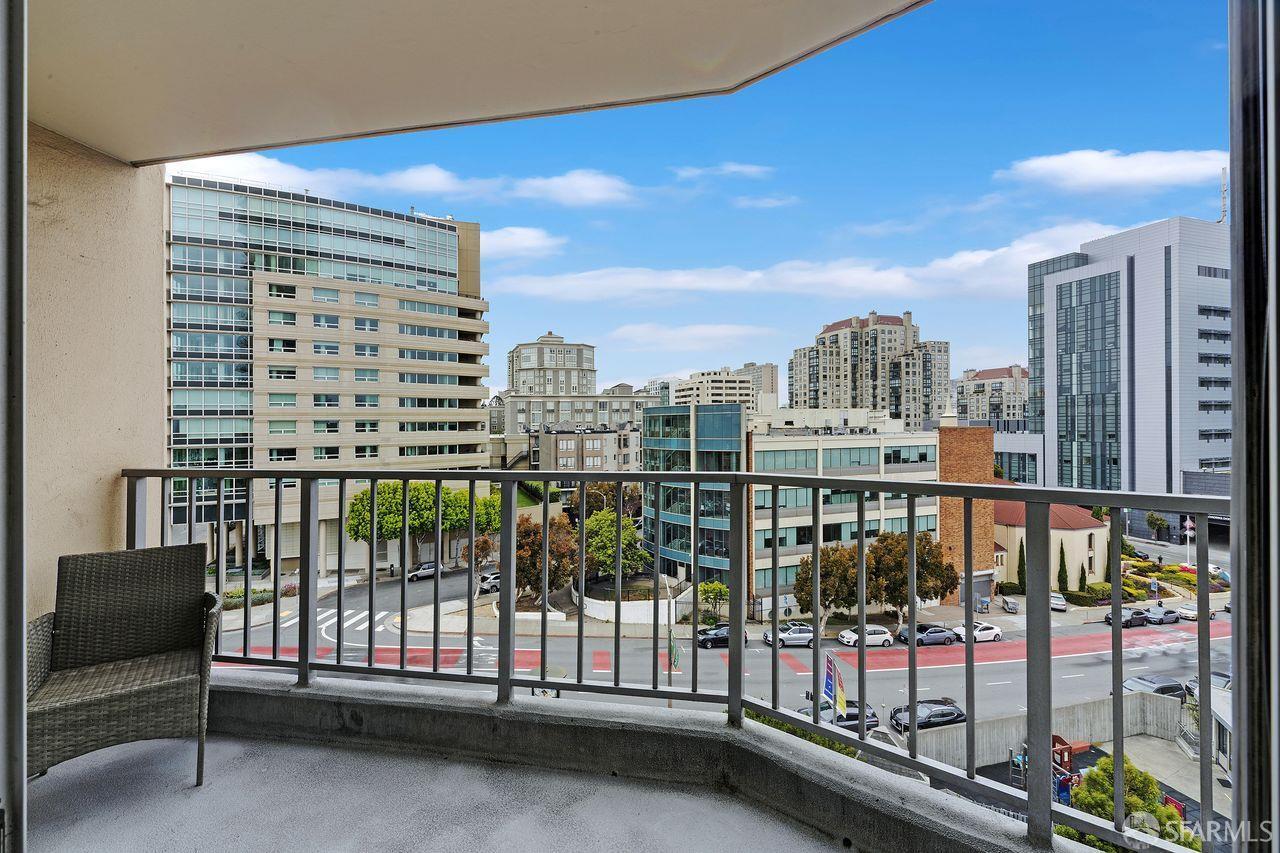 Property Photo: 1200 Gough Street 4B CA 94109