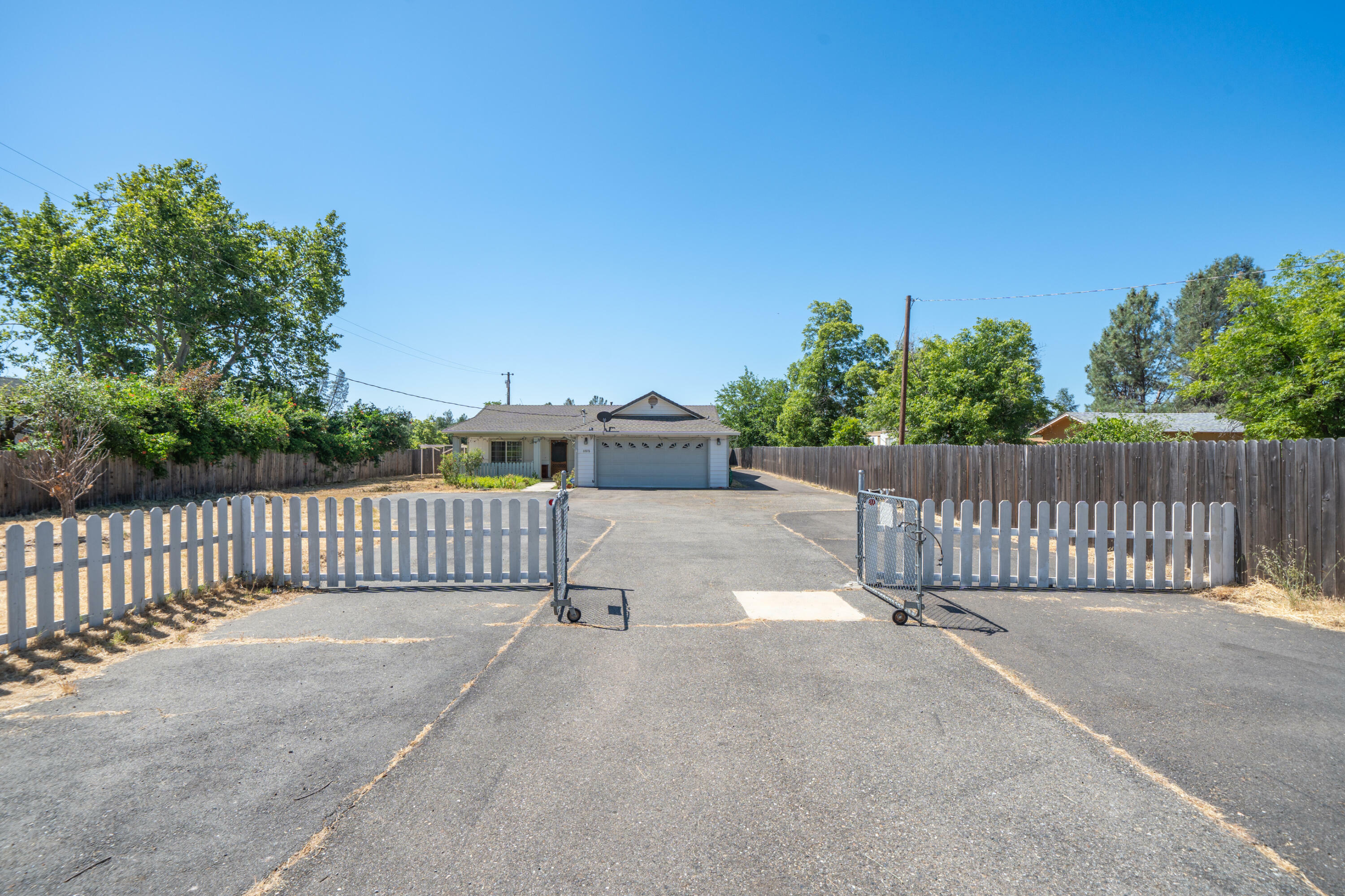 16575 Hawthorne Avenue  Anderson CA 96007 photo
