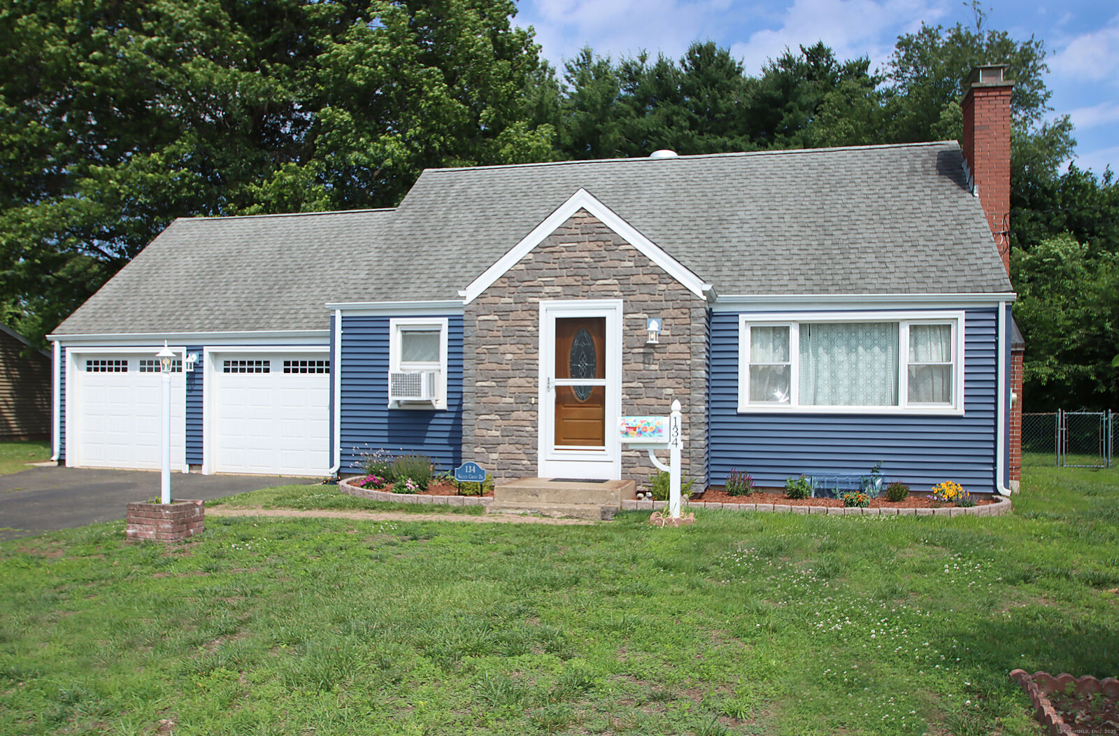 Property Photo:  134 Valley Crest Drive  CT 06109 