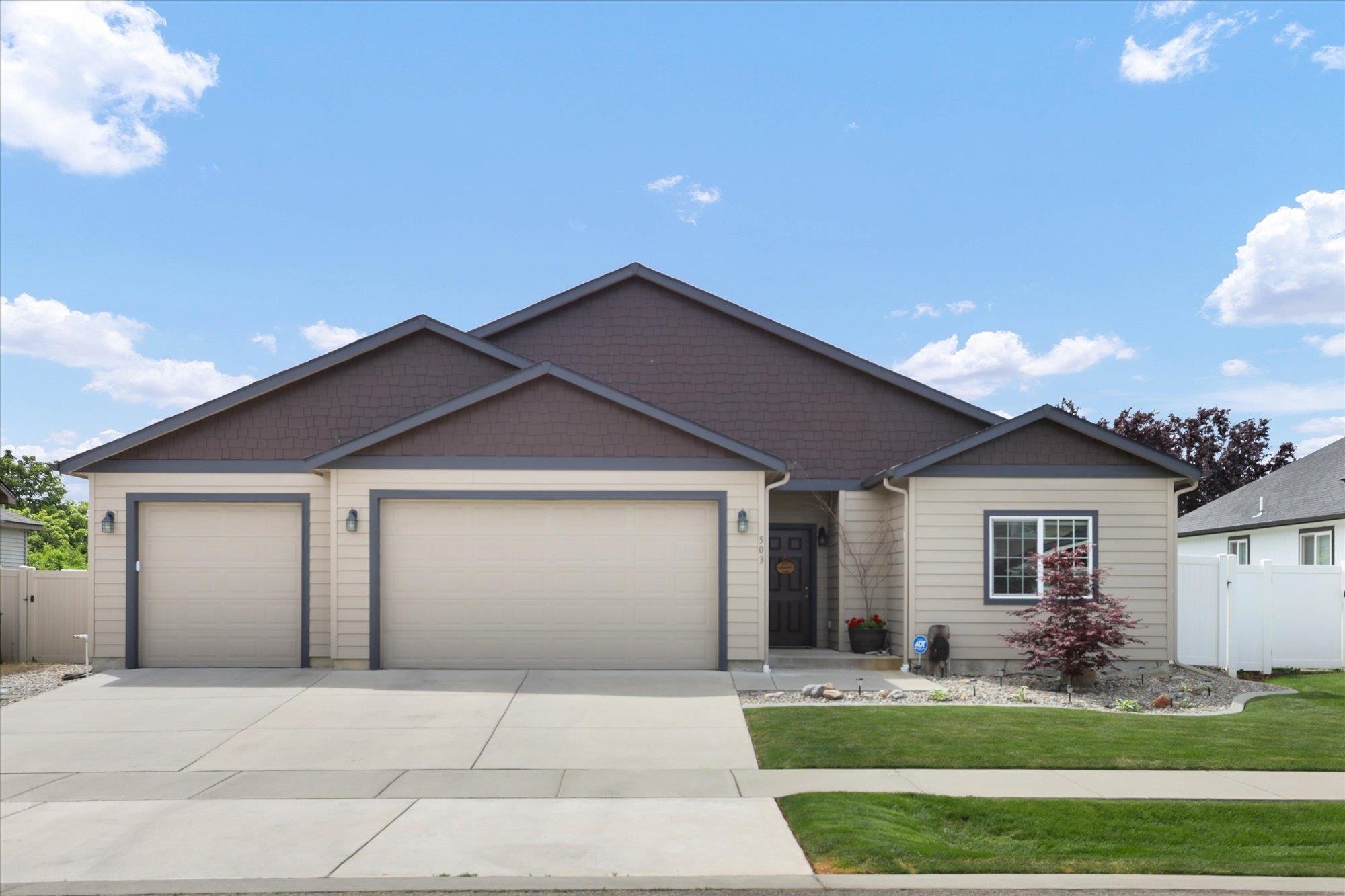 Property Photo: 503 N Shamrock Rd WA 99037