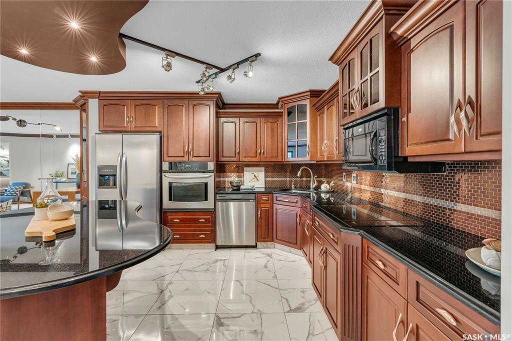 Property Photo: 222 Saskatchewan Crescent E 206 SK S7N 0K6