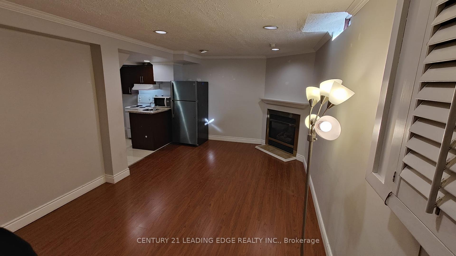 Photo de la propriété: 73 Pembry Drive Basement ON L1S 6P2