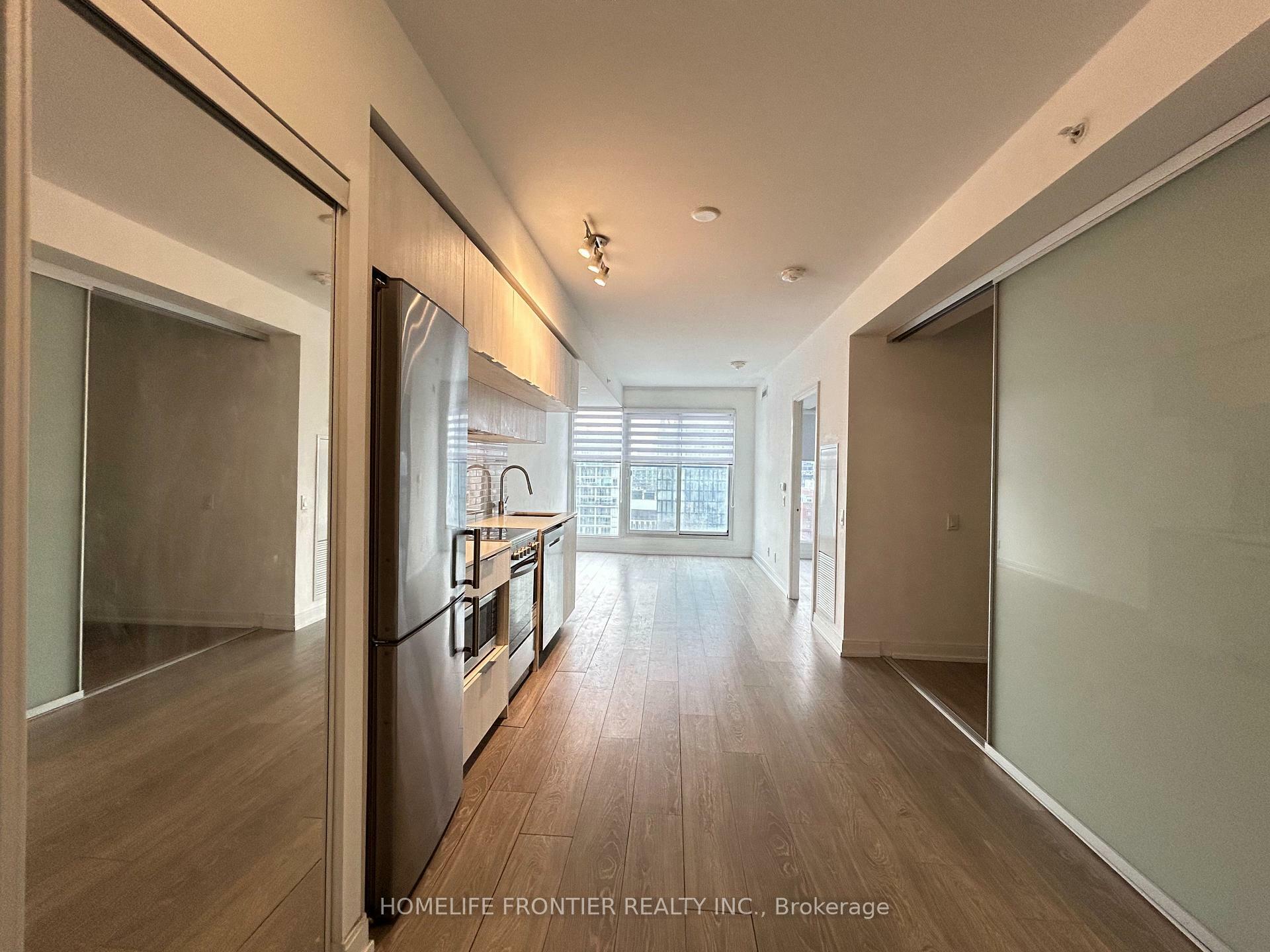 Property Photo: 181 Dundas Street E 906 ON M5A 0N5