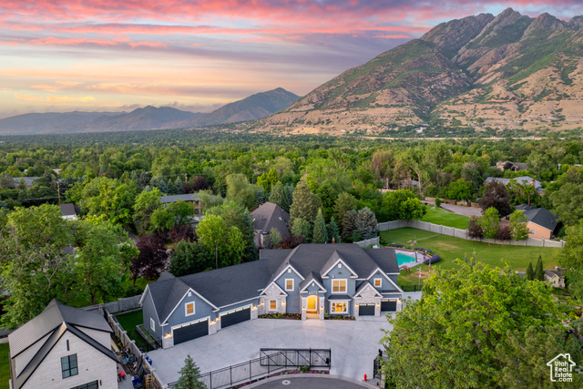 Property Photo: 6273 S Oakcrest Cir UT 84121