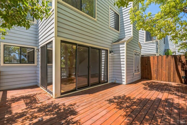 Property Photo:  14 Summerhill Way  CA 94903 