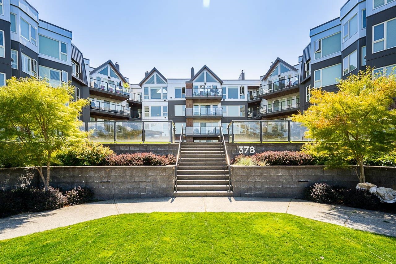 Property Photo: 378 Esplanade Avenue 323 BC V0M 1A3