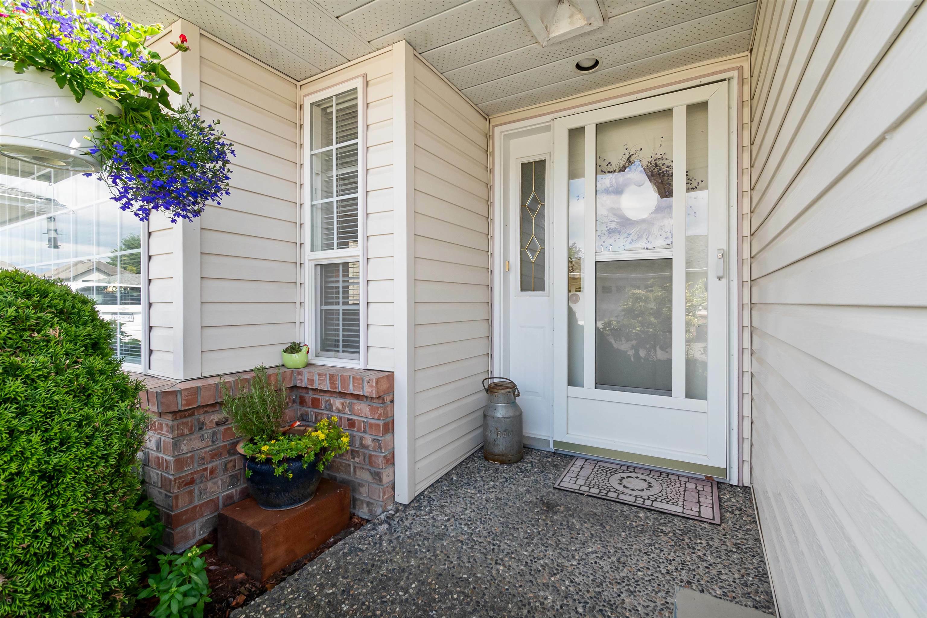 Property Photo: 9420 Woodbine Street 9 BC V2P 5S4
