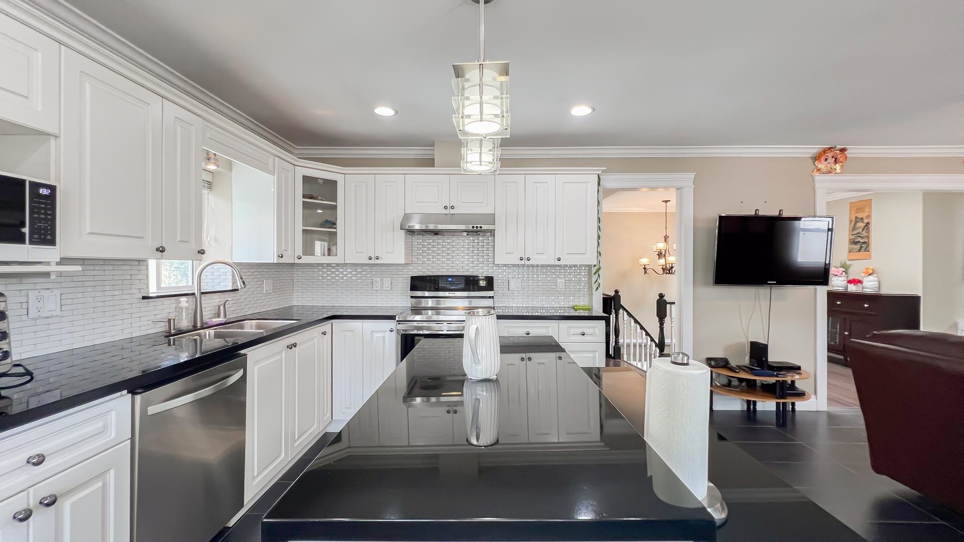 Property Photo:  2041 Edinburgh Street  BC V3M 2X7 