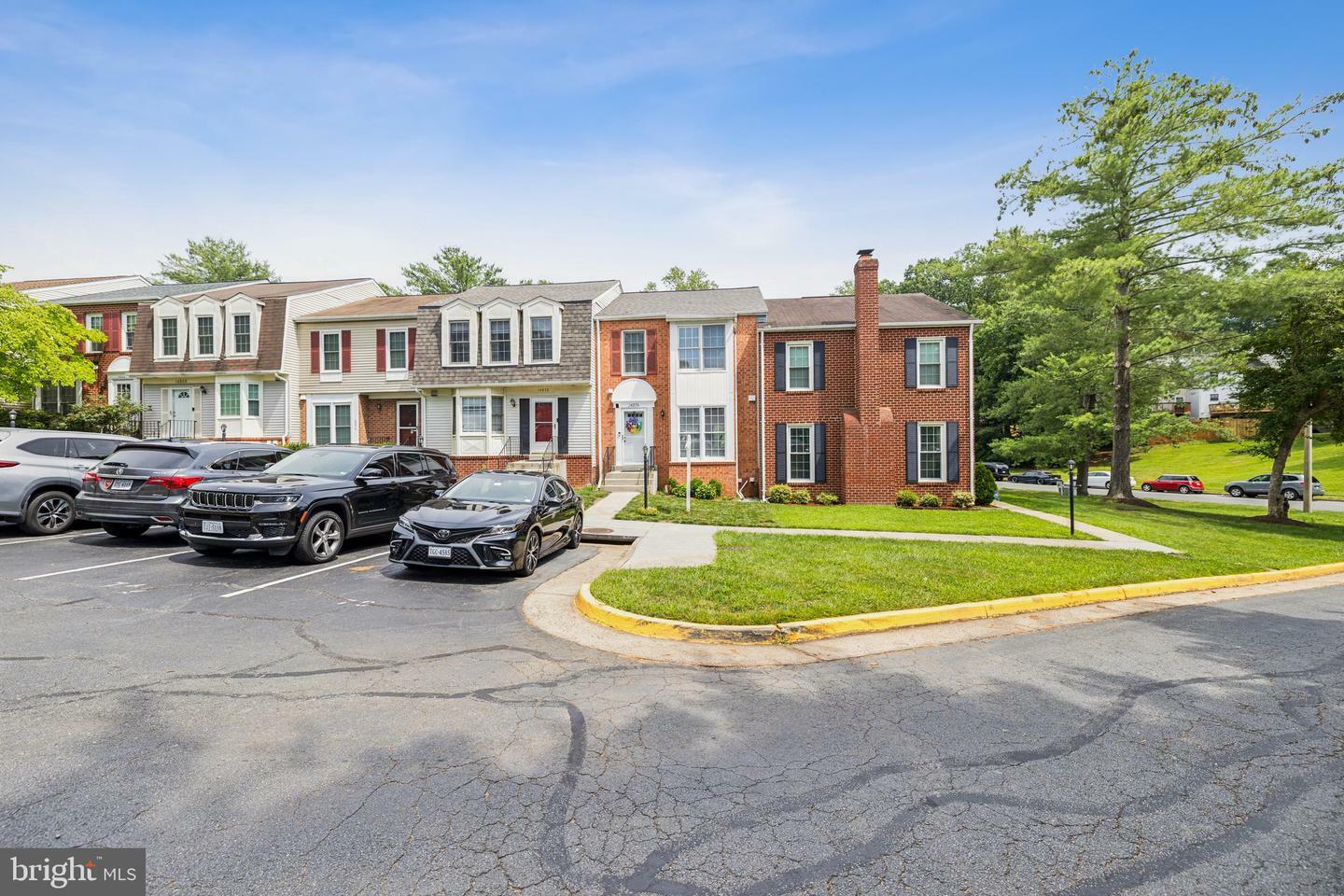 Property Photo: 14874 Swallow Court VA 22193