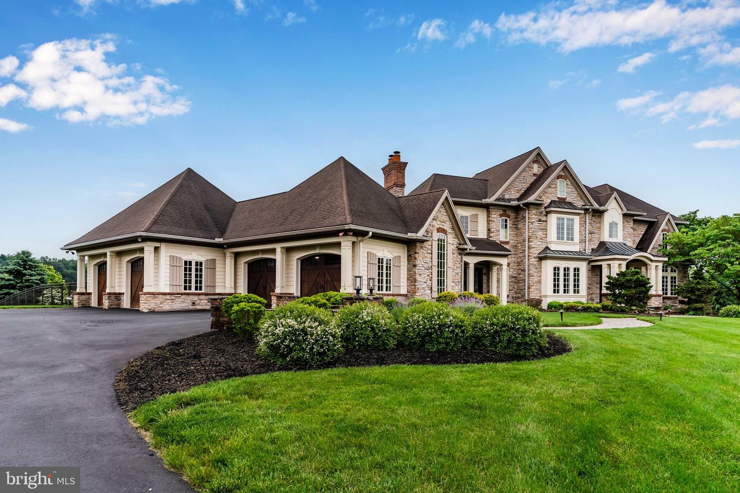 Property Photo: 2740 Allen Glen Drive PA 17055