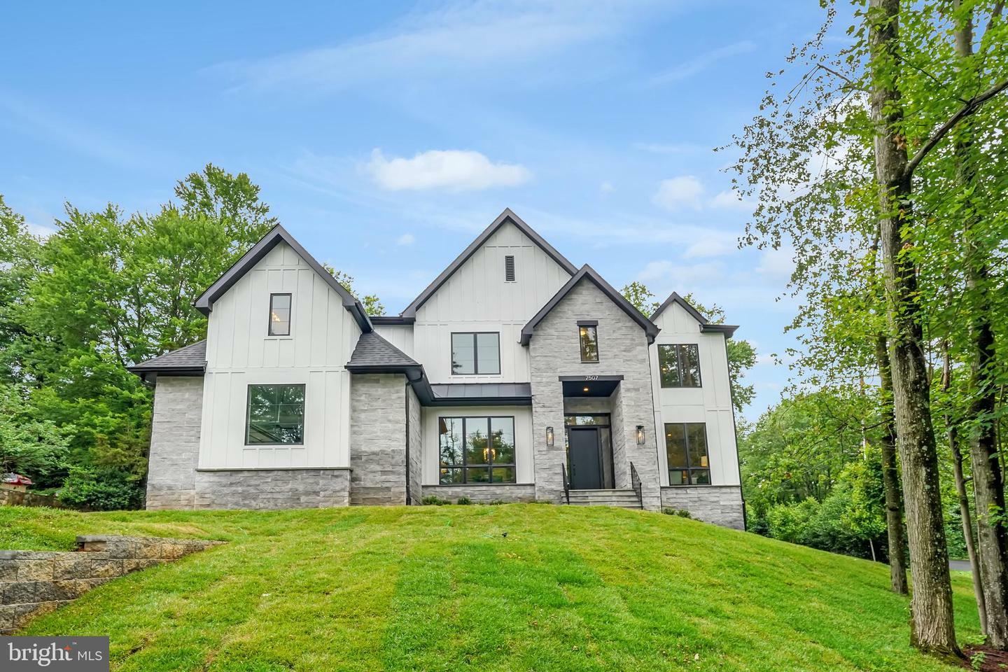 Property Photo: 7507 Box Elder Court VA 22102