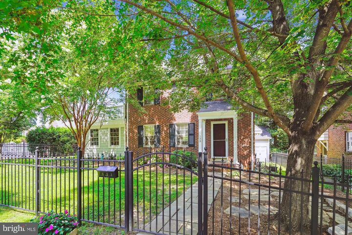 Property Photo: 133 N Highland Street N VA 22201