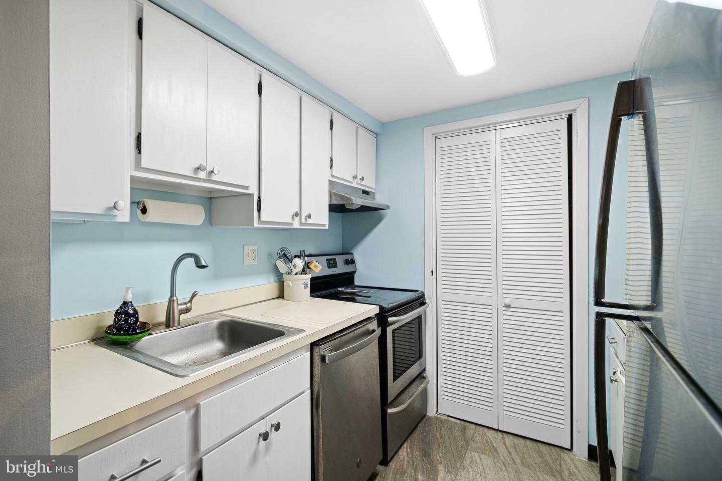 Property Photo:  825 N 29th Street 5G  PA 19130 